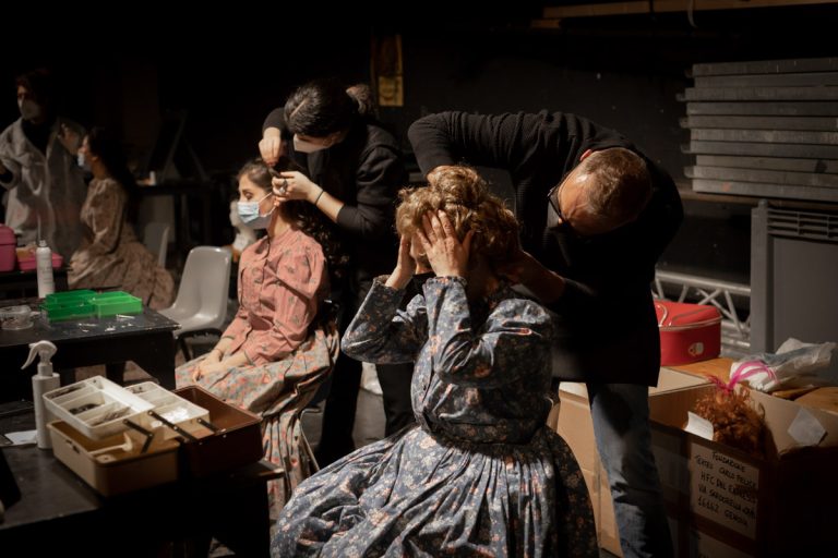 scena-spettacolo-teatro-carlo-felice-manon-lescaut-1