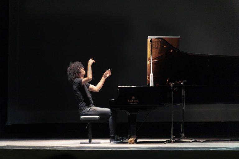 scena-spettacolo-teatro-giovanni-allevi-1